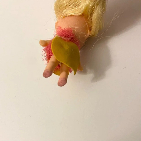 Vintage Liddle Kiddle Laffy Lemon Doll and Unmarked Miniature 2 Inch Doll - Picture 13 of 16